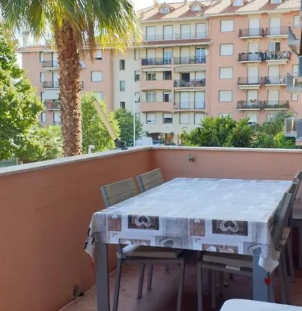 Le Rondini Apartment *